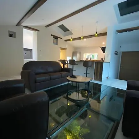 Holiday home « le Chai » Charme, Et Massages En Vignoble La Haie-Fouassiere